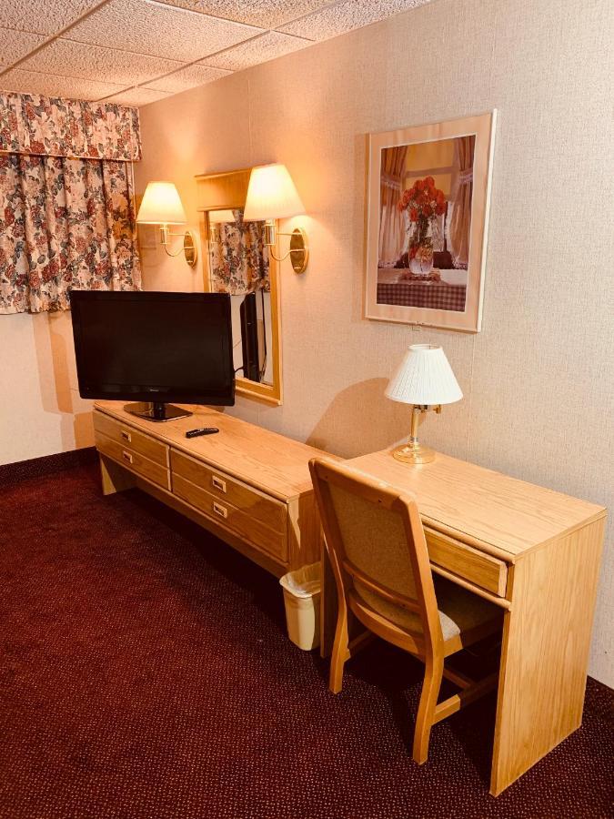 Coliseum & Suites - Garden Long Island